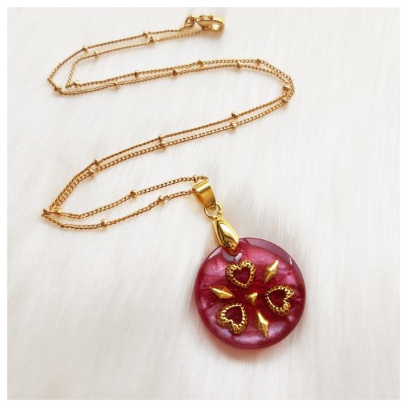 Red and Gold Heart Necklace Handmade Resin Pendant Necklace - Picture 4 of 10